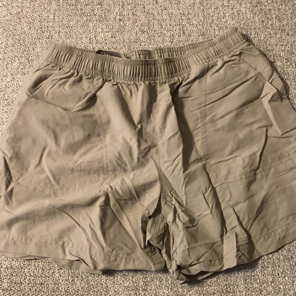 Columbia Women’s Short Bundle - Picture 2 of 5
